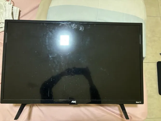 Vende-se televisão