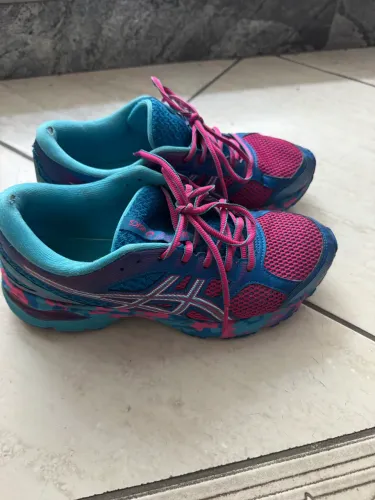 Tênis asics academia tamanho 38
