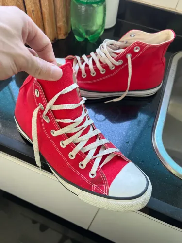 Tênis allstar vermelho cano médio 