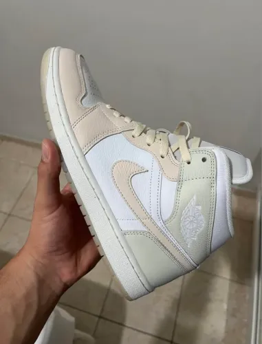 Air Jordan 1 Mid Se