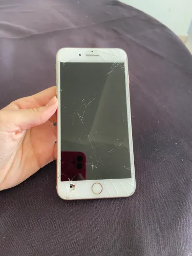 iPhone 8 Plus Rosé Gold 