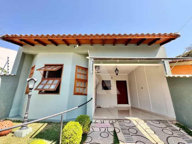 Casa com 2 quartos à venda, 142 m² por R$ 649.900 - Centro - Angatuba/SP