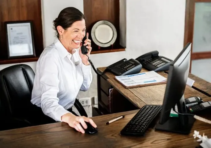 VAGA DE EMPREGO - AUXILIAR DE ESCRITÓRIO<br>