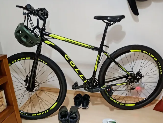 Vendo Bike e Capacete e Cadeado tudo novo nunca foi usado e tem nota fiscal de tudo!