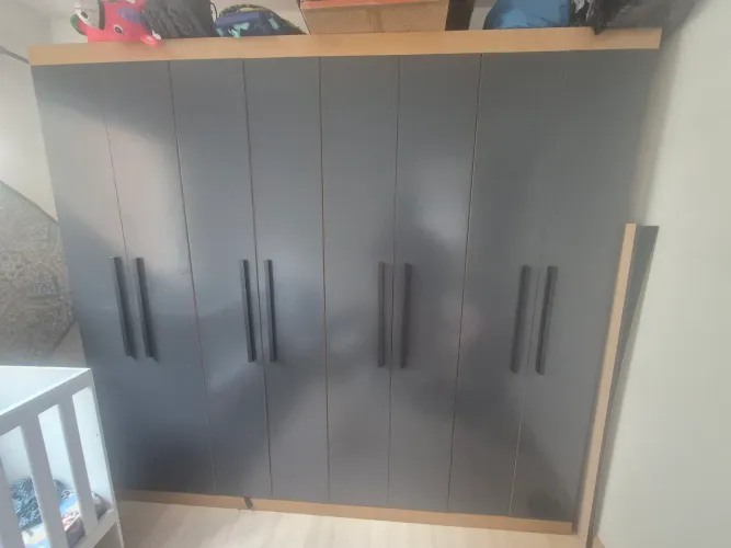 Guarda roupa 8 portas