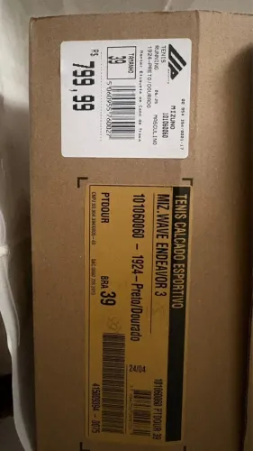 Tênis Mizuno número 39