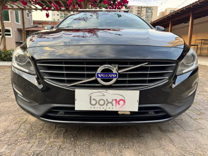 Volvo V60 T-4 Momentum 2.0 190cv 5P 2018