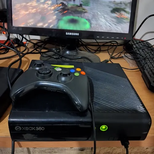 Xxbox360 desbloqueado para cd + 1 controle + 11 jogos em cd
