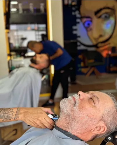 Vende-se barbearia