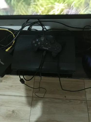 Troco ps3 e Poco m5s com alguns trincados por iphone do meu interesse, volto dinheiro tbm