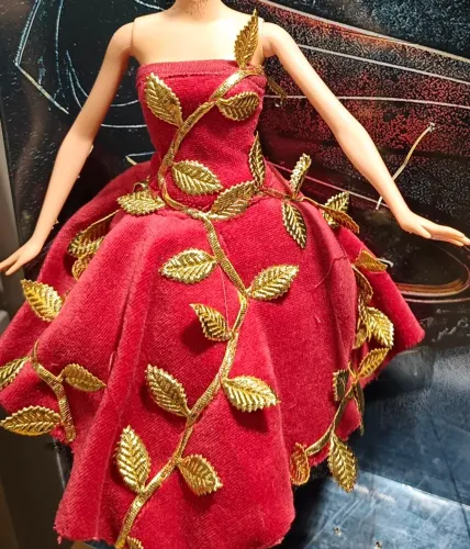 Vestidos lindos para vários tipos de Barbie