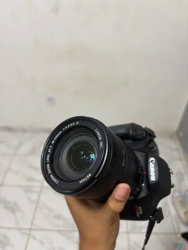 Cânon t100 com lente 55-135mm