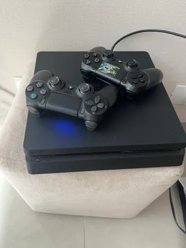 Vendo PlayStation 4 SLIM Ps4