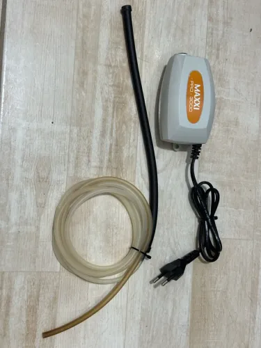Bomba de ar + mangueira de oxigênio p/ aquário
