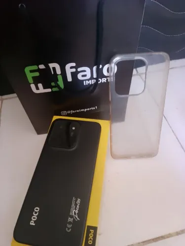 Poco c85 Black.  Praticamente novo! Baixei o valor já para não oferecem valor muito abaixo