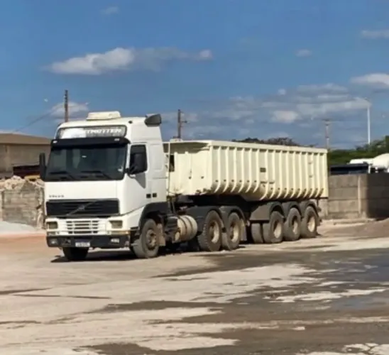 Volvo FH 420 6x4 - Ano 2003