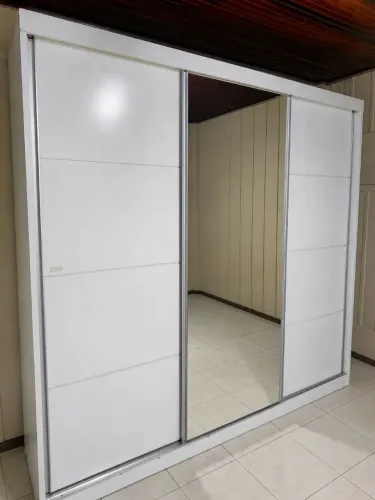 Guarda Roupa Casal Grande com Espelho