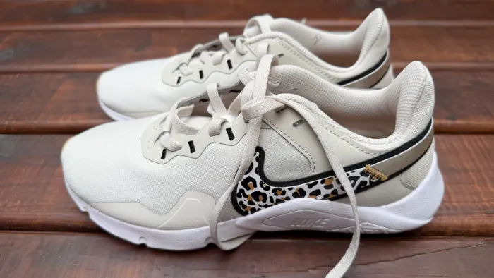 Tênis Nike W Legend Essential 2