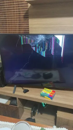 Smart tv LG Nanocell 50pol. Tela trincada.