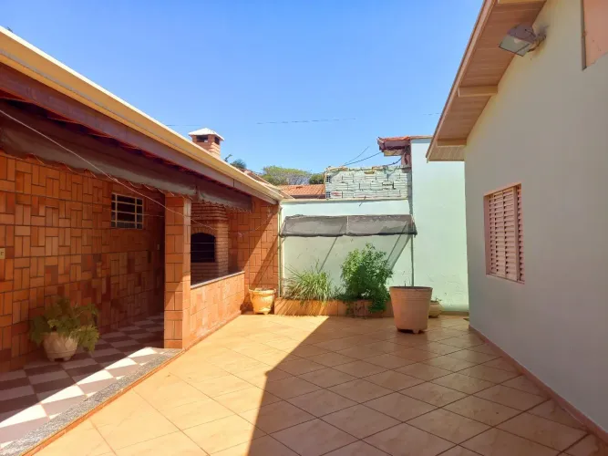 Casa à venda no Jardim Cândida com 3 dormitórios