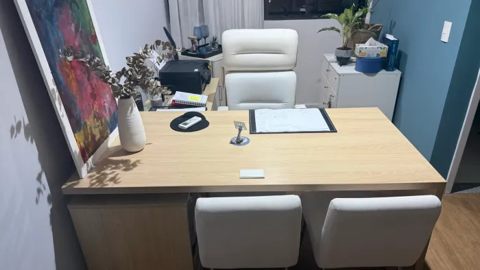 Mesa para escritório ou consultório