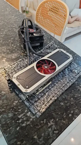 AMD RADEON R9 295X2 DUAL GPU RARA ITEM DE COLECIONADOR leia todo o anúncio.