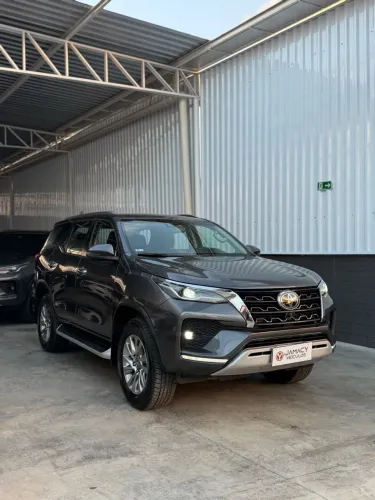Toyota Hilux SW4 SRX 4X4 2.8 TDI 16V Dies. Aut. 2022