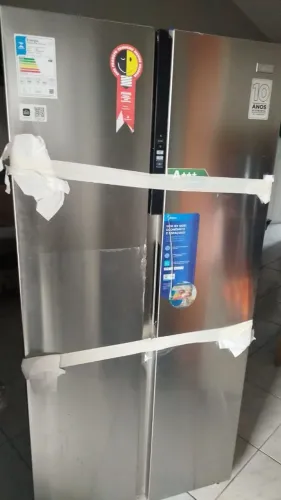 Geladeira 2 porta novinha 4 mês de uso motivo da venda estou i do embora da cidade 