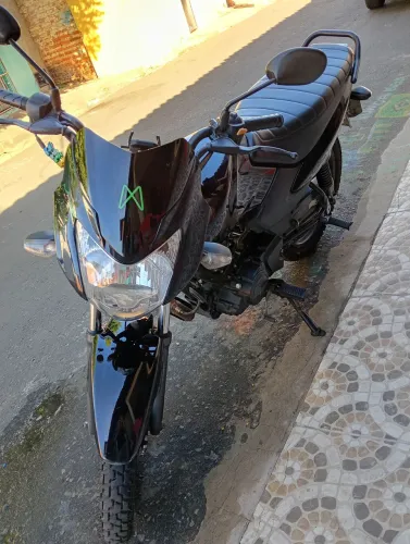 Vendo mottu bem conservado.