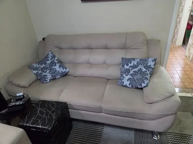 Conjunto sofá 3 lugares com 2 poltronas