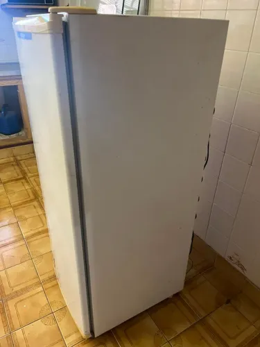 freezer consul 180