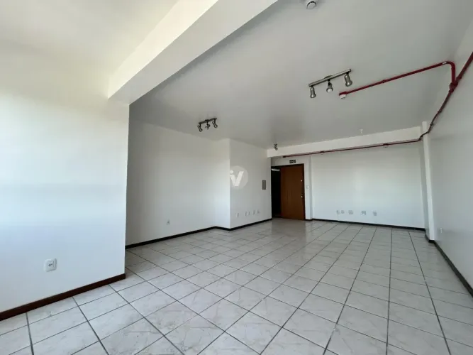 Sala comercial venda ou locação, com vista panorâmica em andar alto no centro.