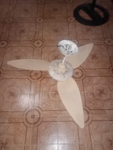 Ventilador de teto com lustre de vidro