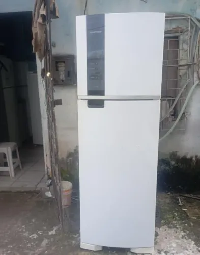 Geladeira Brastemp pouco tempo de uso. Semi nova.