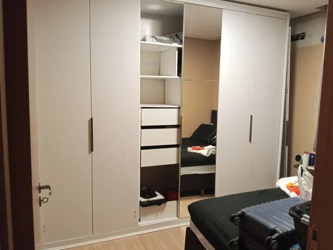 Guarda-Roupa 6 Portas + 4 Gavetas 2,78m com Espelho