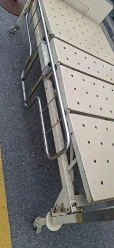 Cama hospitalar manivela