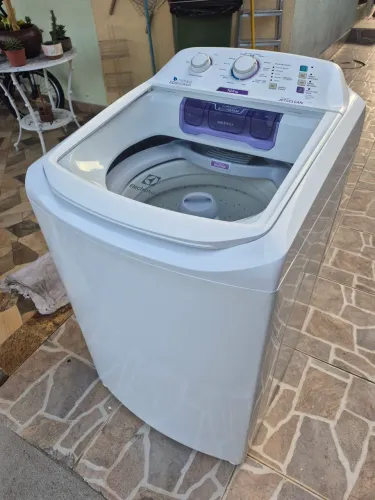 Vendo Máquina de Lavar Electrolux 