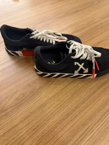 Tênis vulcanized