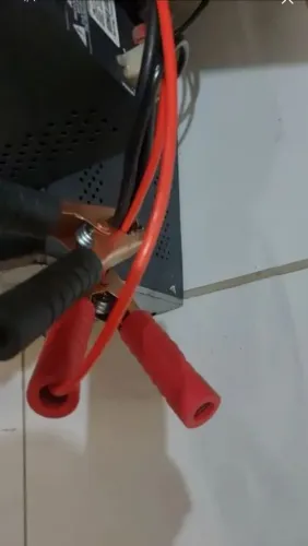 Carregador de baterias, carrega até baterias de caminhão