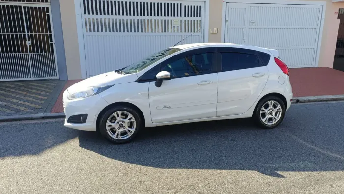 Ford Fiesta 1.5 16V Flex Mec. 5P 2015