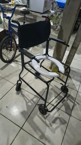 CADEIRA DE BANHO