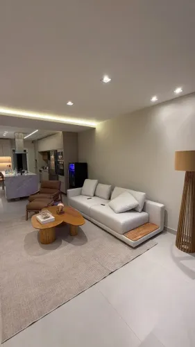 Casa Mobiliada com Piscina em Cond Fechado