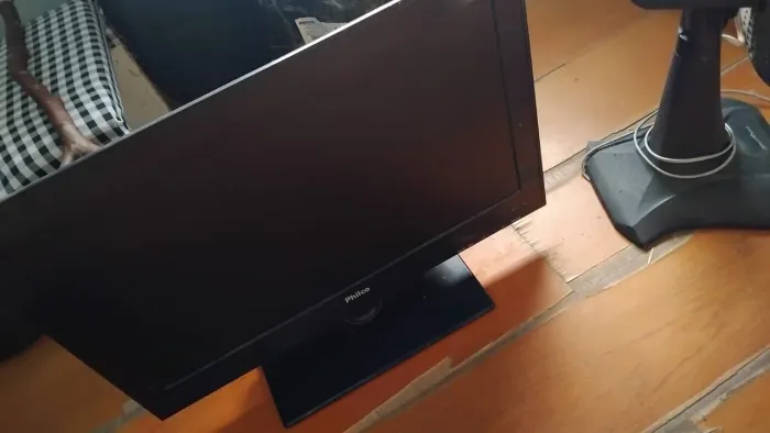 TV PHILCO com defeito