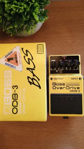 IMPERDÍVEL - Pedal Boss Bass Overdrive ODB3 + Caixa 