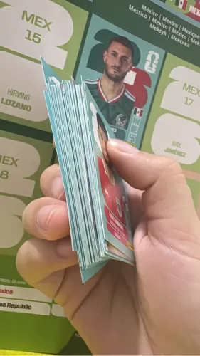 VENDO OU TROCO FIGURINHA DA COPA