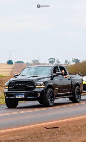 Ram Classic Laramie 5.7 V8 16V Gasolina 4X4 Aut. 2022