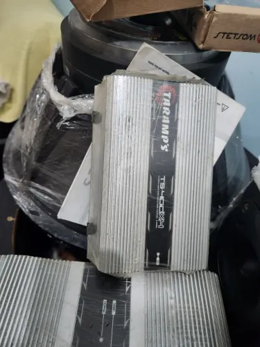 Caixa de som automotiva