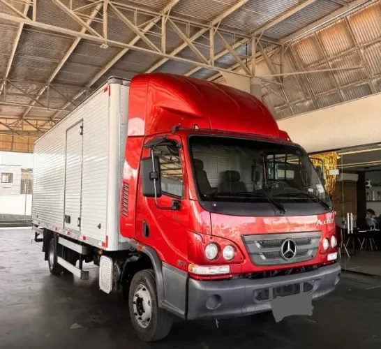 Mb Accelo 815 2018 Unico dono