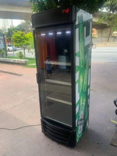 Cervejeira porta de vidros