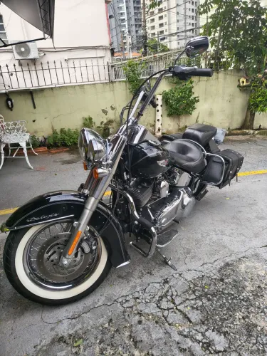 Moto impecável Harley